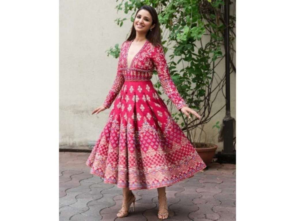 Buy DelisaIndian/Pakistani Bollywood Party Wear Long Anarkali Gown for  Womens LT NNew Online at desertcartINDIA