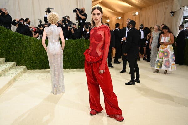 Ella Emhoff in met gala 2021