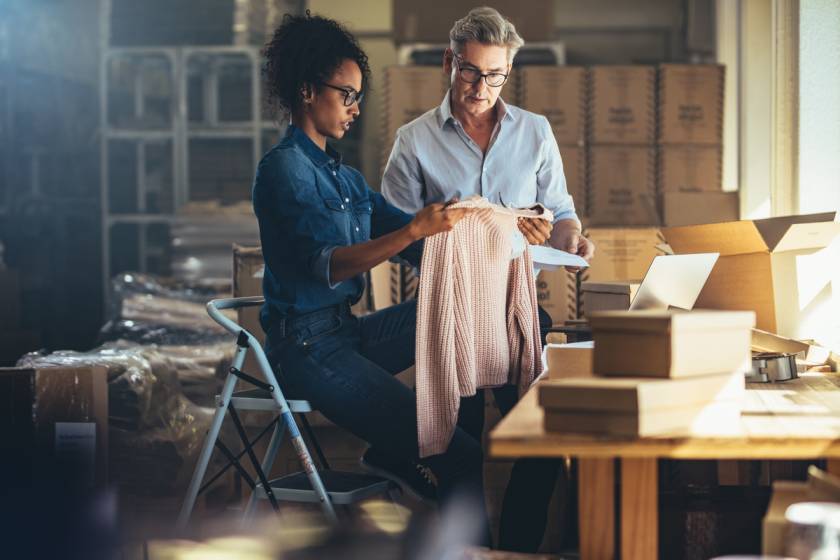 10 Questions to Ask Custom Clothing Vendors Before Signing a Deal