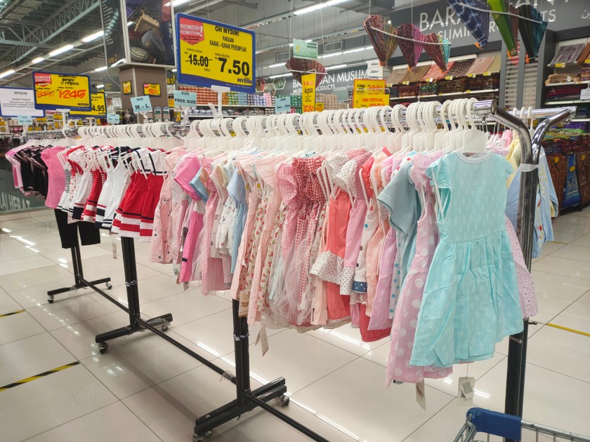 Managing retail display