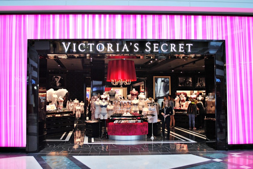 What is special about the in-store experience at Victoria’s Secret outlets?