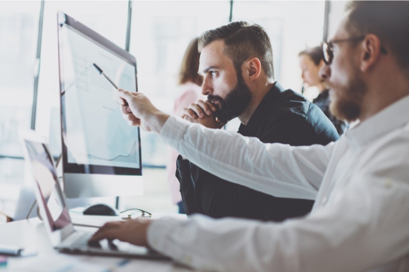 What are the roles and responsibilities of a trading manager? 