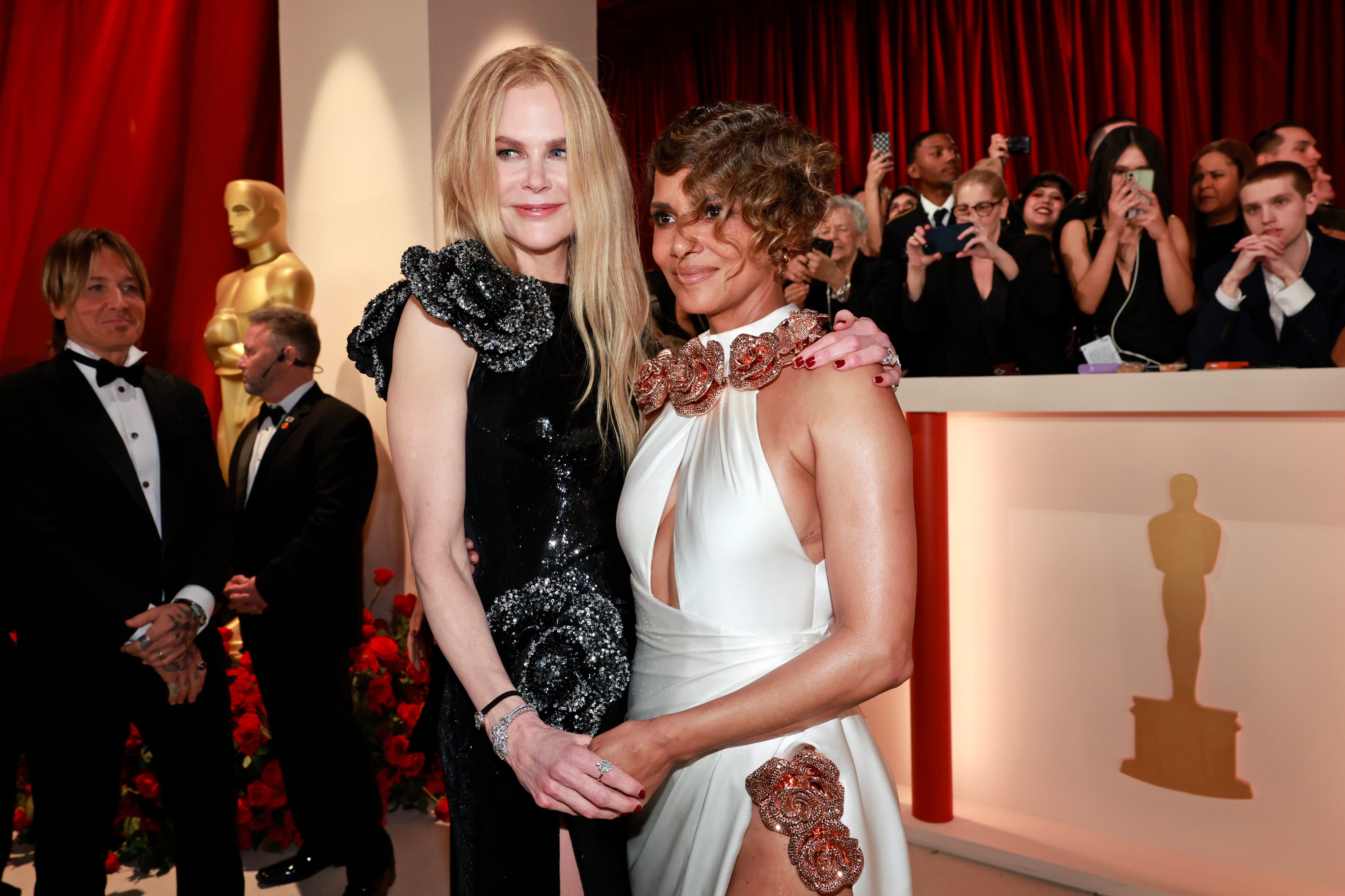Nicole Kidman and Halle Berry, (Emma McIntyre/Getty Images)